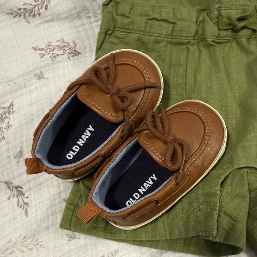 Old Navy Tan Kids Moccasins - Picture 1 of 1